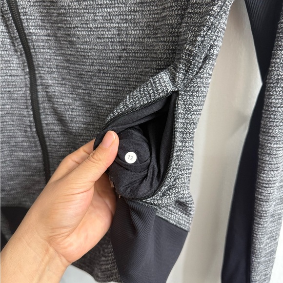 Lululemon Bhakti Yoga Jacket size 12 - Picture 13 of 13